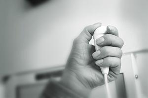 どもりを治したい強い意思を持つ人に
